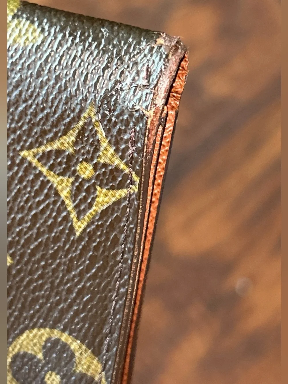 Louis Vuitton MEN’s BIFOLD Wallet -